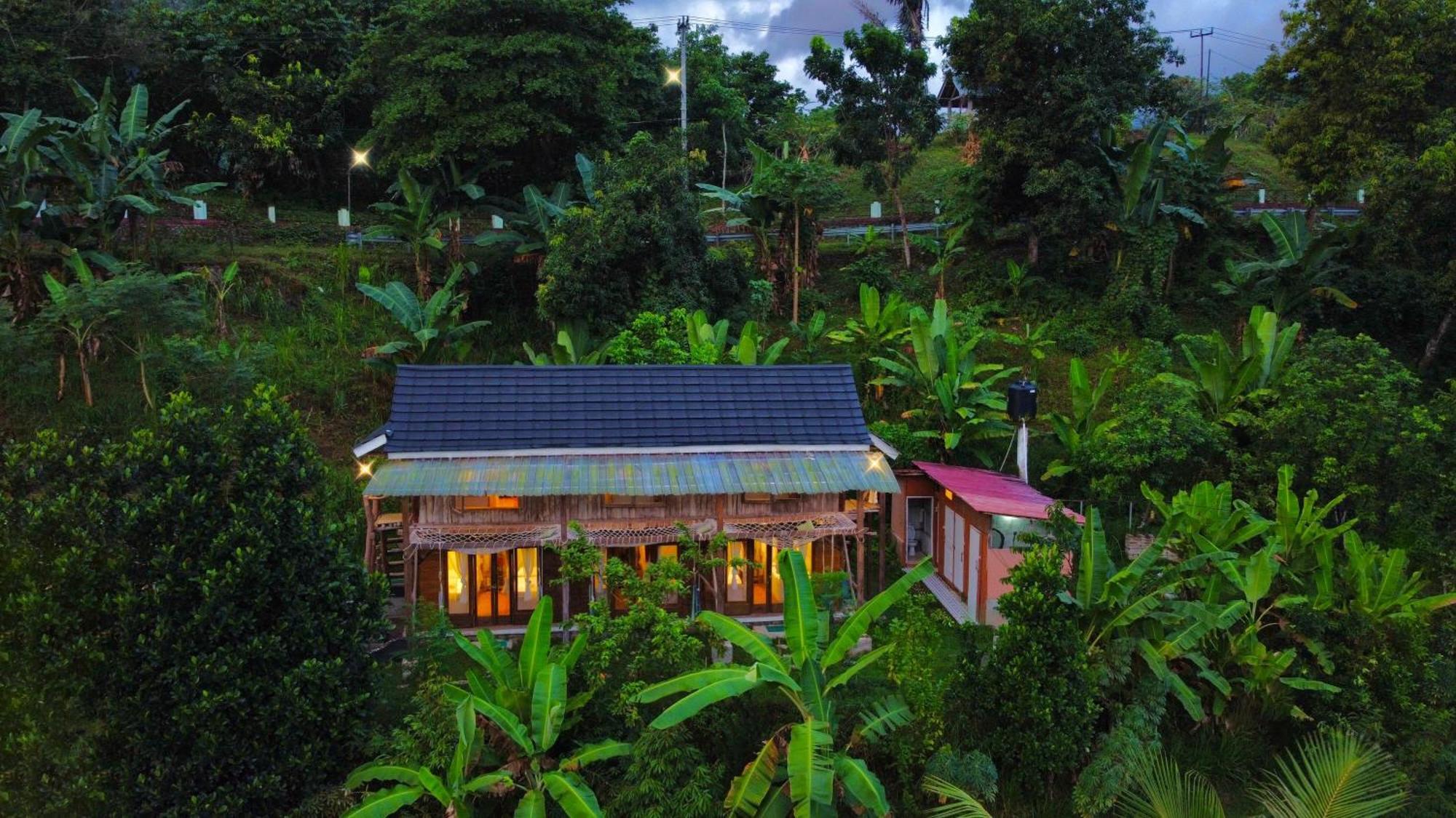 De Chicktoria Hostel Pemenang Ngoại thất bức ảnh